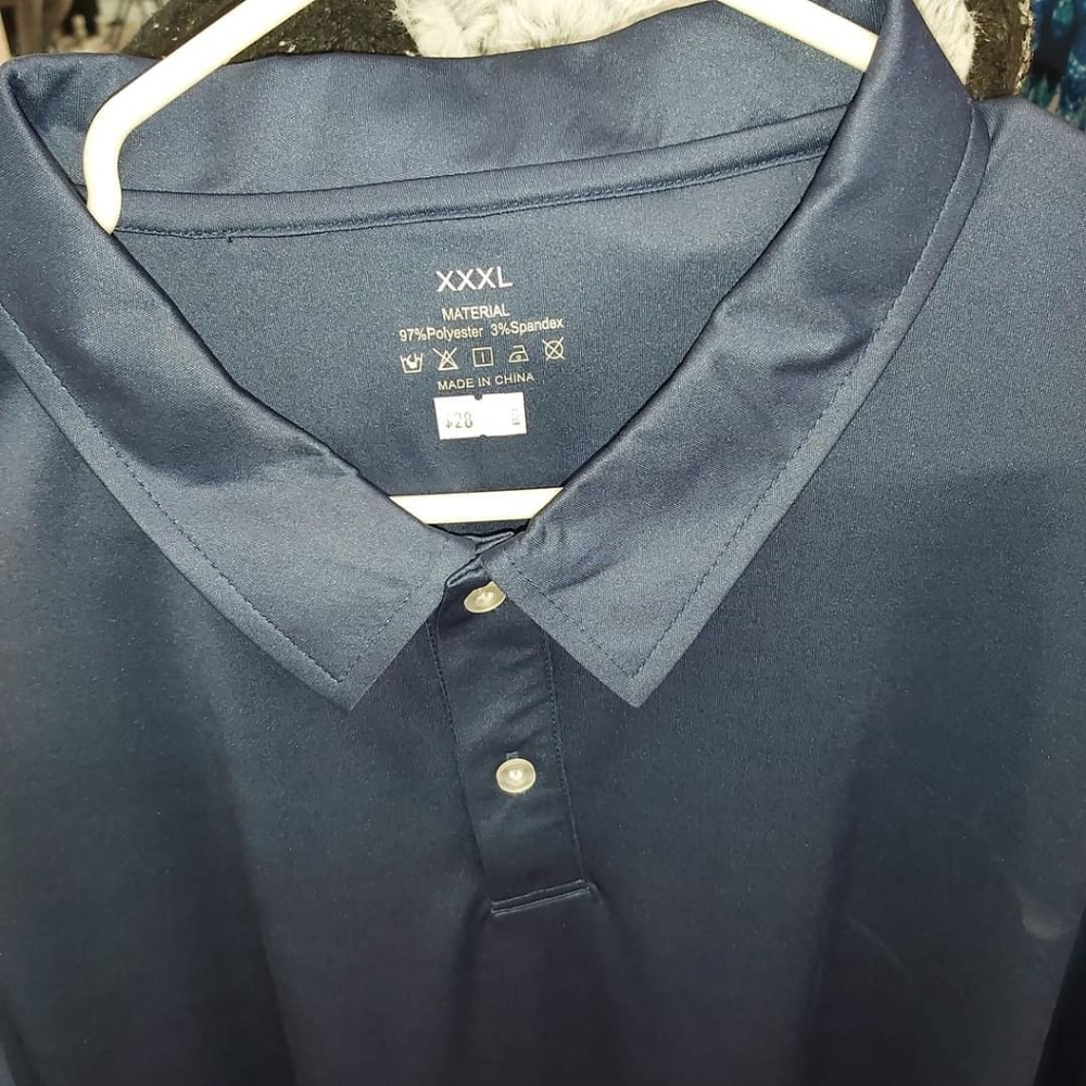 💢SOLD💢Men's Short Sleeve Dress Shirt - Picture 2 of 6